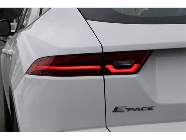 JAGUAR E-PACE 2018 Image 31