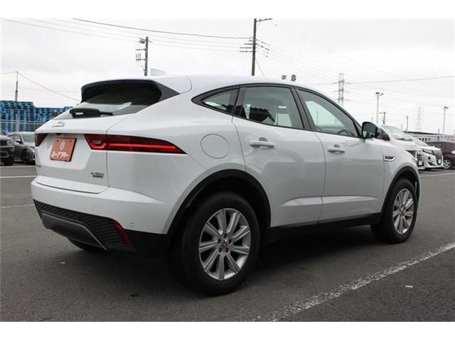 JAGUAR E-PACE 2018 Image 31