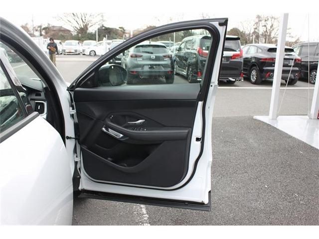 JAGUAR E-PACE 2018 Image 31