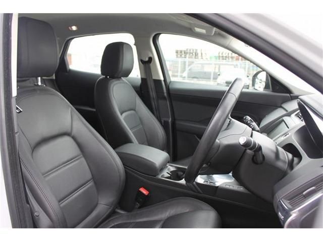 JAGUAR E-PACE 2018 Image 31