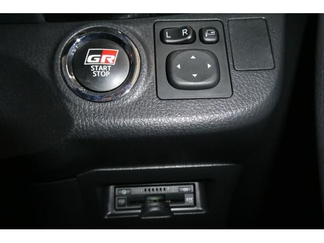 TOYOTA VITZ 2017 Image 31