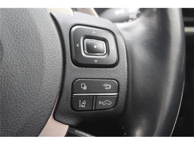 TOYOTA LEXUS IS300H 2017 Image 31