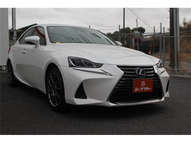 TOYOTA LEXUS IS300H 2017 Image 31