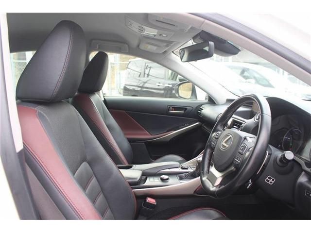 TOYOTA LEXUS IS300H 2017 Image 31