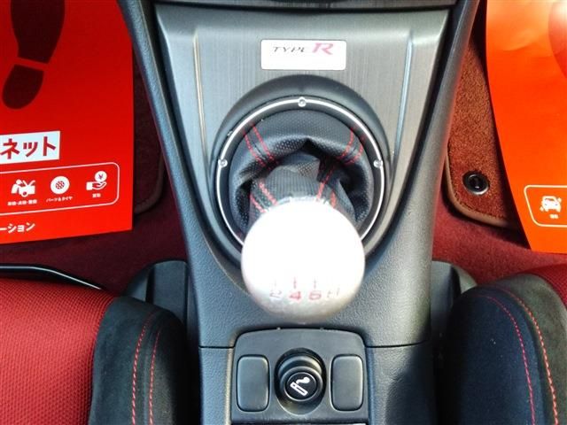 HONDA CIVIC HATCHBACK 2011 Image 31