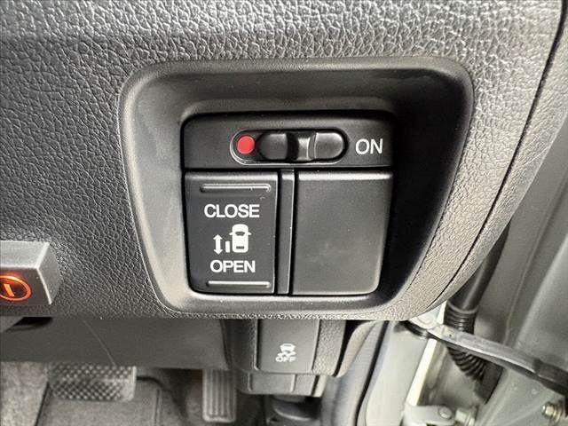 HONDA N BOX CUSTOM 2013 Image 31