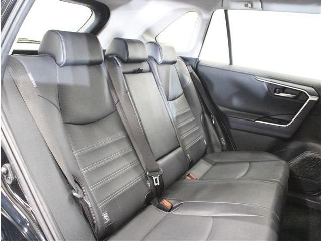 TOYOTA RAV4 HYBRID 4WD 2022 Image 31