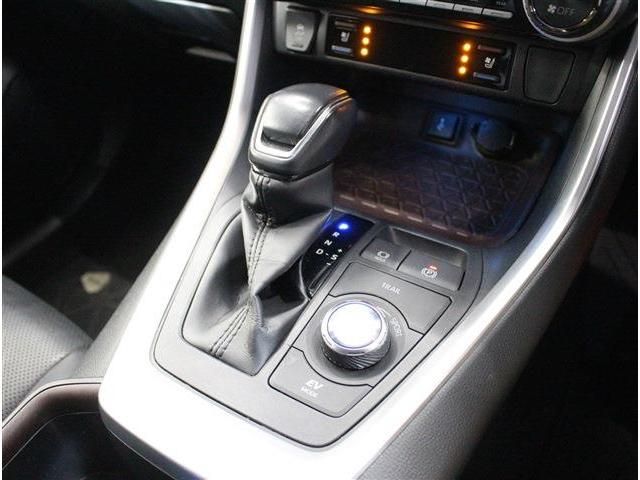 TOYOTA RAV4 HYBRID 4WD 2022 Image 31