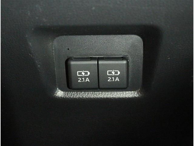 TOYOTA RAV4 HYBRID 4WD 2022 Image 31