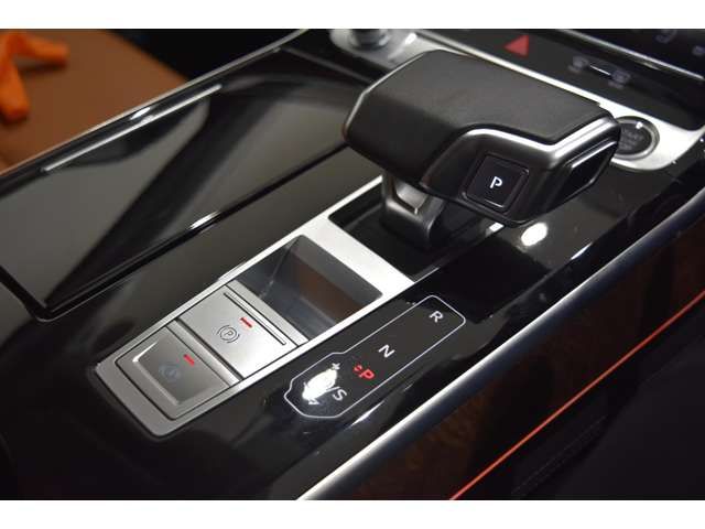 AUDI A8 2023 Image 31