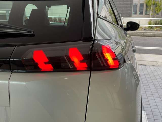 PEUGEOT E-2008 2022 Image 31