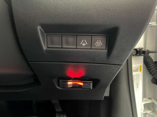 PEUGEOT E-2008 2022 Image 31