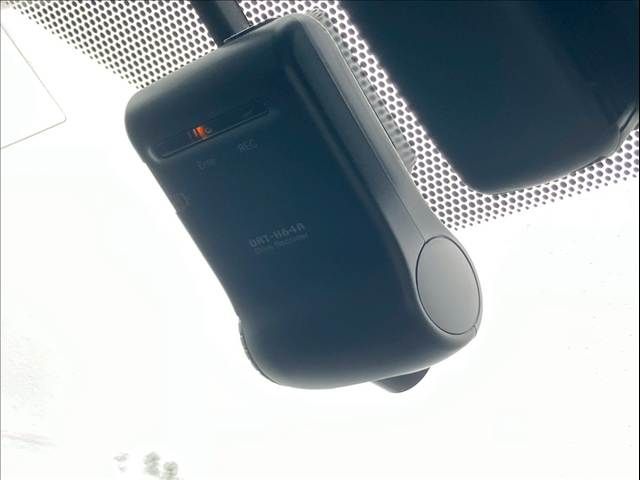 TOYOTA PRIUS 2016 Image 31