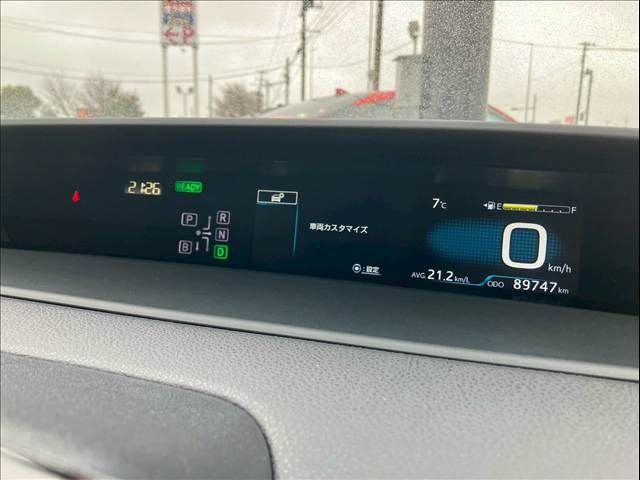 TOYOTA PRIUS 2016 Image 31