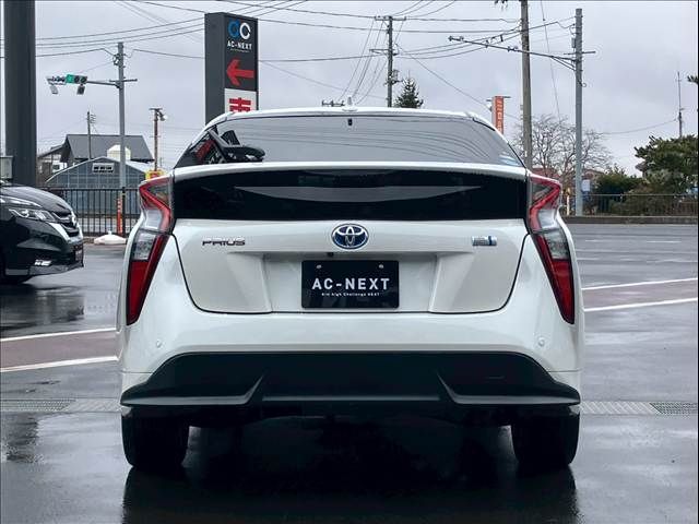 TOYOTA PRIUS 2016 Image 31