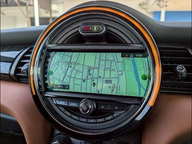 BMW MINI COOPER S OPEN 2018 Image 31