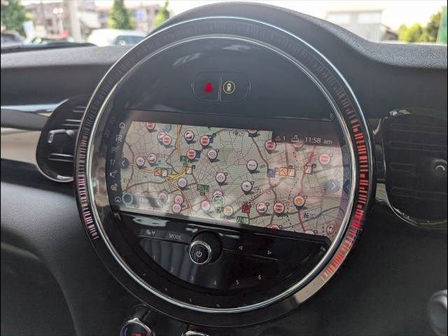 BMW MINI COOPER SD 5DOOR 2022 Image 31