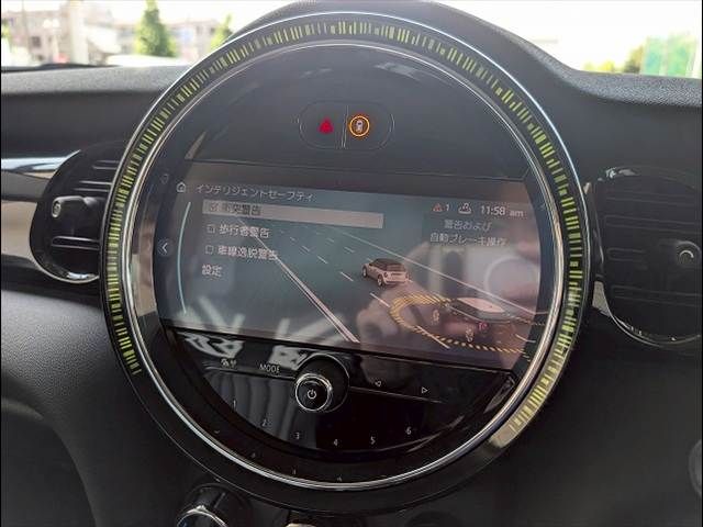 BMW MINI COOPER SD 5DOOR 2022 Image 31