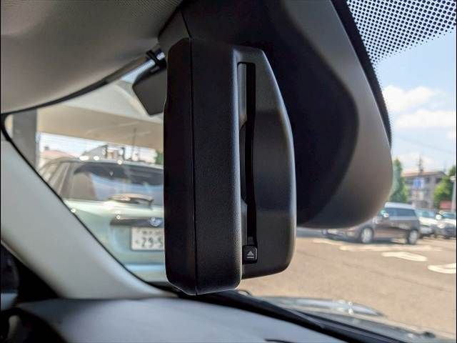 BMW MINI COOPER SD 5DOOR 2022 Image 31