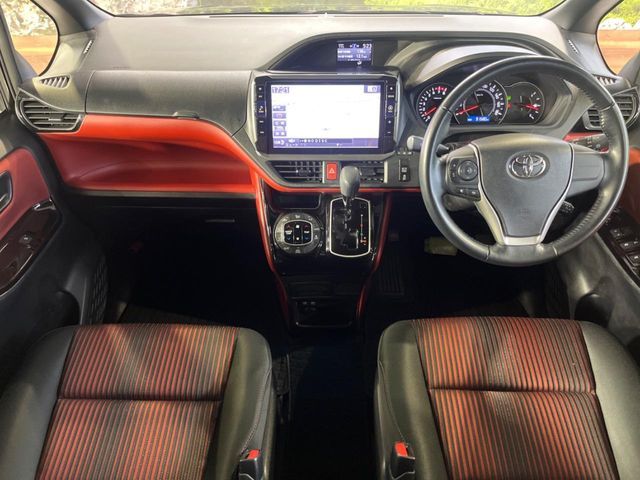 TOYOTA VOXY 2017 Image 31