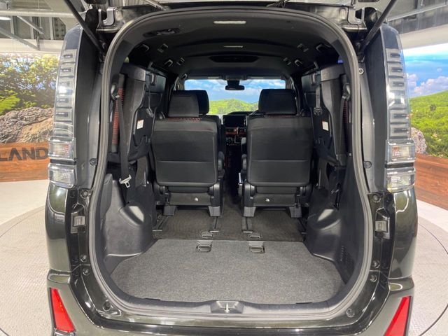 TOYOTA VOXY 2017 Image 31