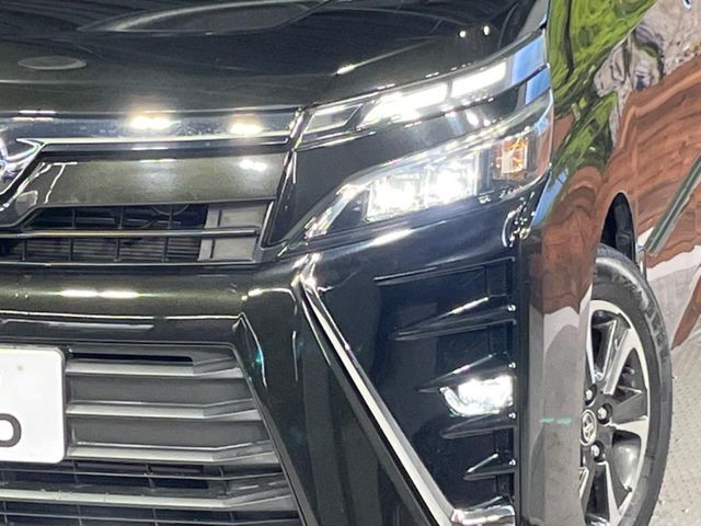 TOYOTA VOXY 2017 Image 31