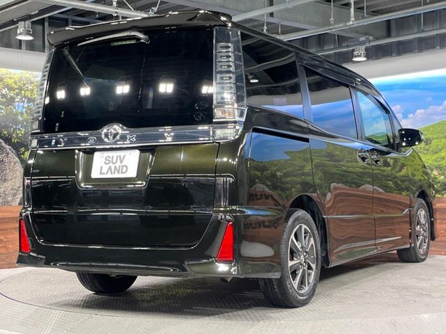 TOYOTA VOXY 2017 Image 31