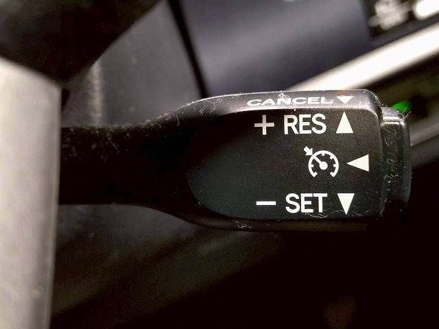 TOYOTA VOXY HYBRID 2014 Image 31