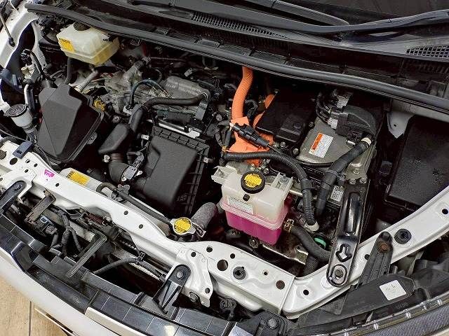 TOYOTA VOXY HYBRID 2014 Image 31