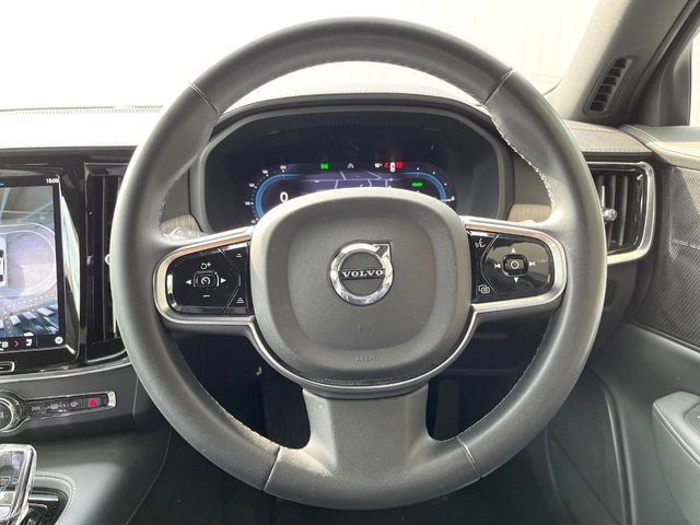 VOLVO S90 2023 Image 31