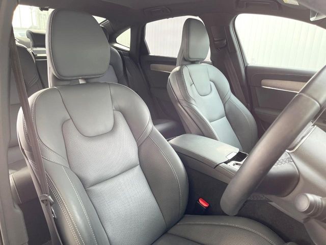 VOLVO S90 2023 Image 31