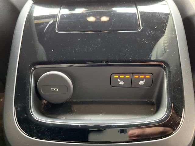 VOLVO S90 2023 Image 31