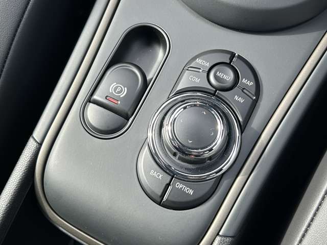 BMW MINI COOPER D CROSSO 2023 Image 31