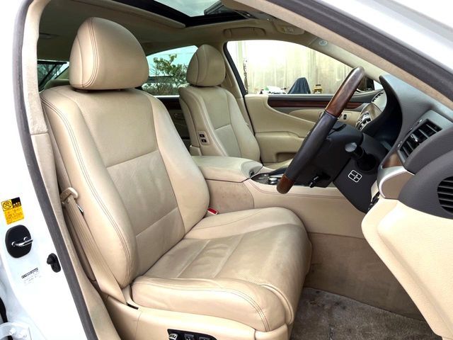 TOYOTA LEXUS LS460 2013 Image 31