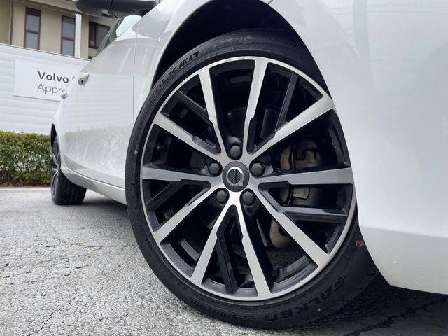 VOLVO V40 2018 Image 31