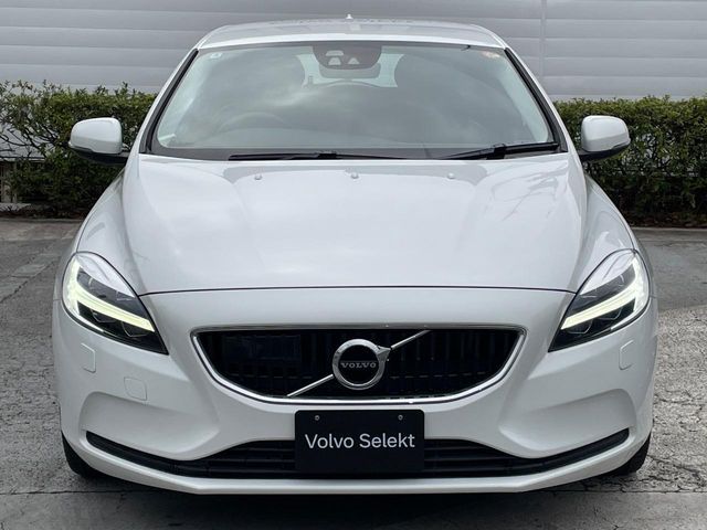 VOLVO V40 2018 Image 31