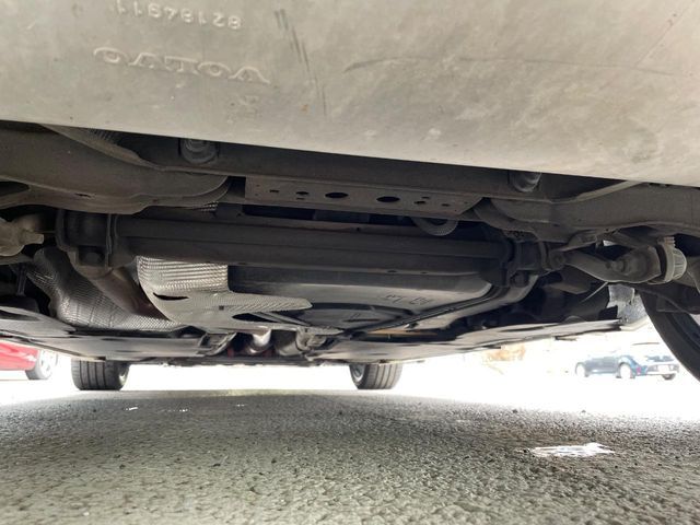 VOLVO V40 2018 Image 31