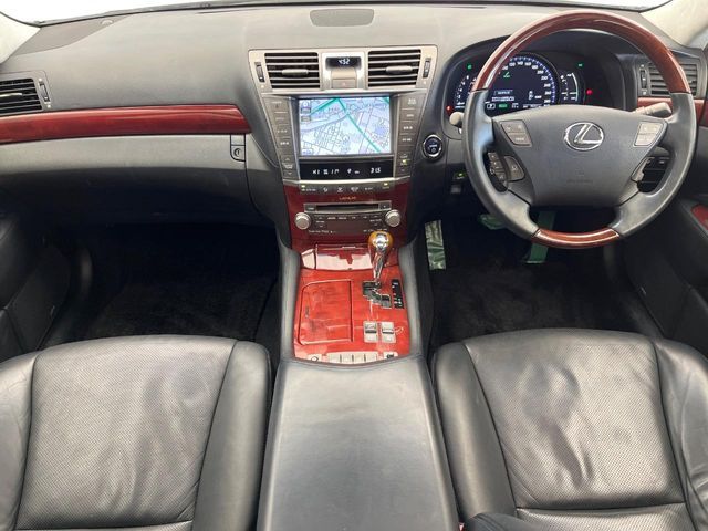 TOYOTA LEXUS LS600H 2010 Image 31