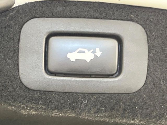 TOYOTA LEXUS LS600H 2010 Image 31