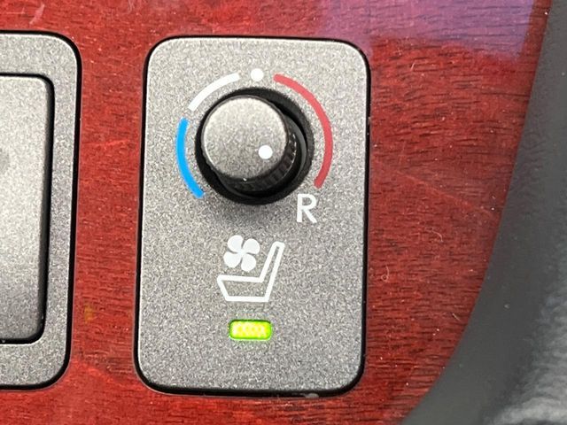 TOYOTA LEXUS LS600H 2010 Image 31