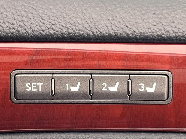 TOYOTA LEXUS LS600H 2010 Image 31