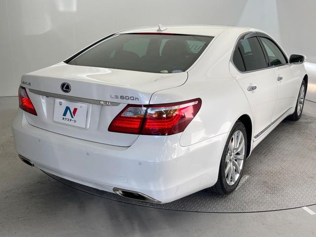 TOYOTA LEXUS LS600H 2010 Image 31