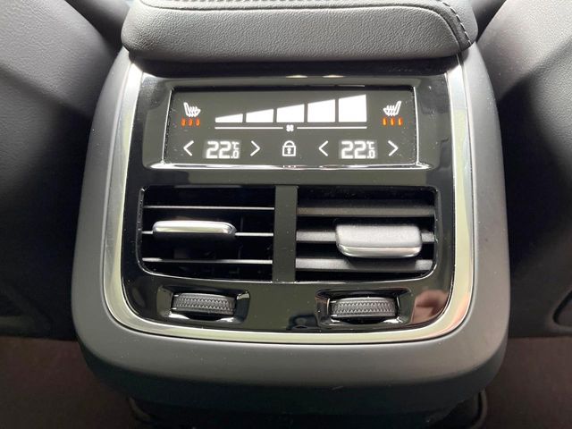 VOLVO XC60 2025 Image 31