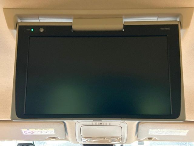 TOYOTA VOXY HYBRID 2017 Image 31