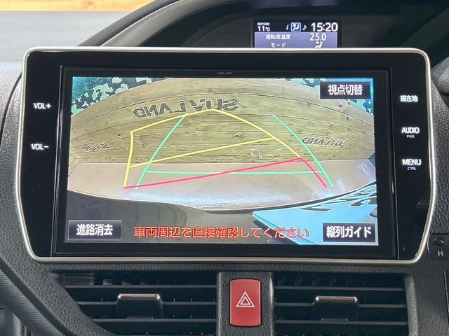 TOYOTA VOXY HYBRID 2017 Image 31