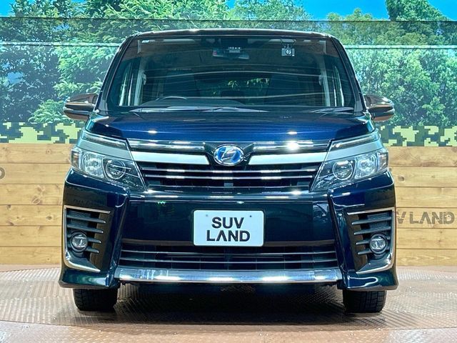 TOYOTA VOXY HYBRID 2017 Image 31