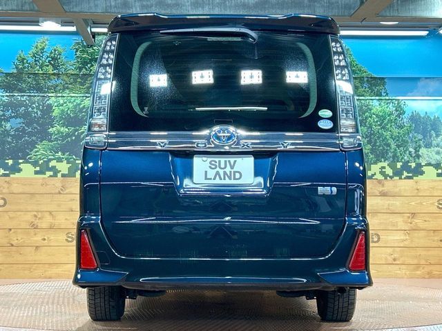 TOYOTA VOXY HYBRID 2017 Image 31