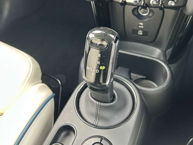 BMW MINI COOPER SD 5DOOR 2023 Image 31