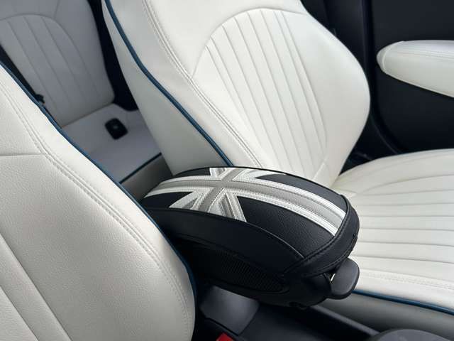 BMW MINI COOPER SD 5DOOR 2023 Image 31