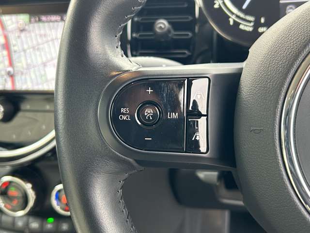 BMW MINI COOPER SD 5DOOR 2023 Image 31